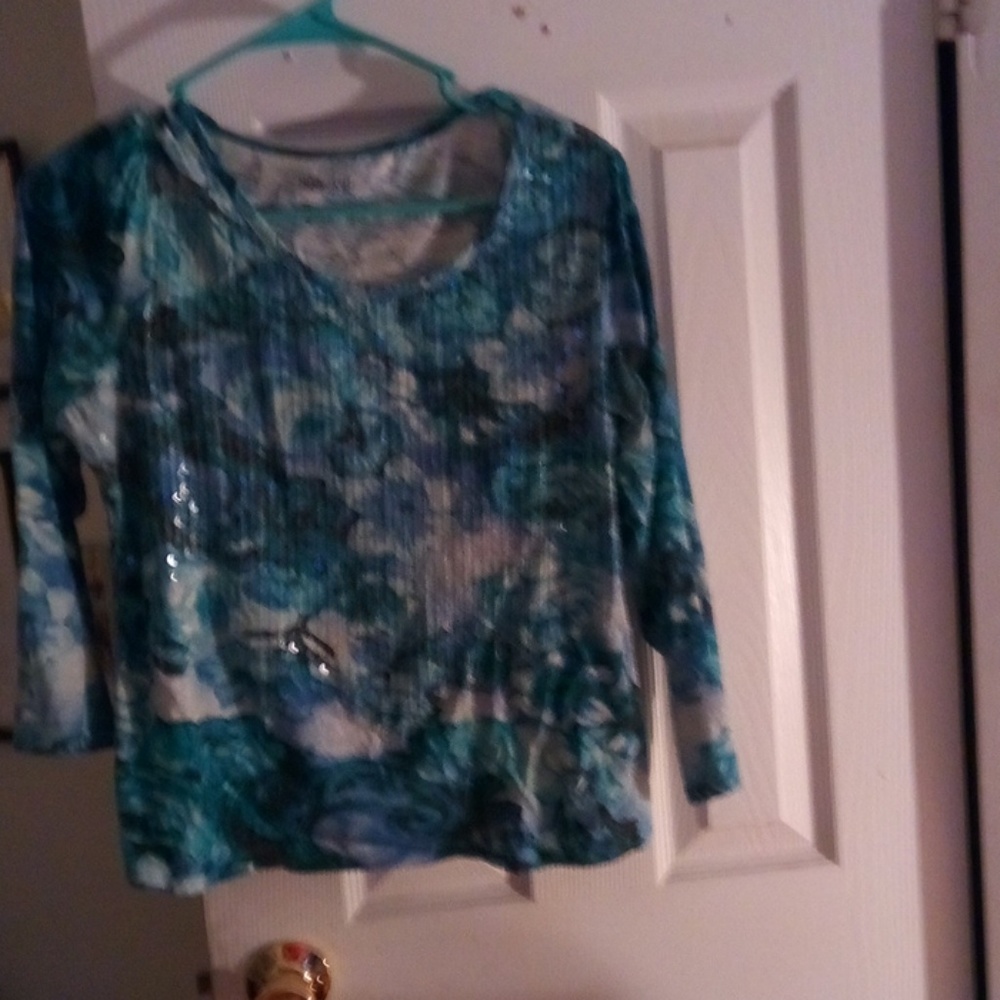 Women's long sleeve top